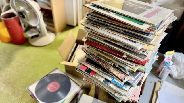 積み上げられたレコード